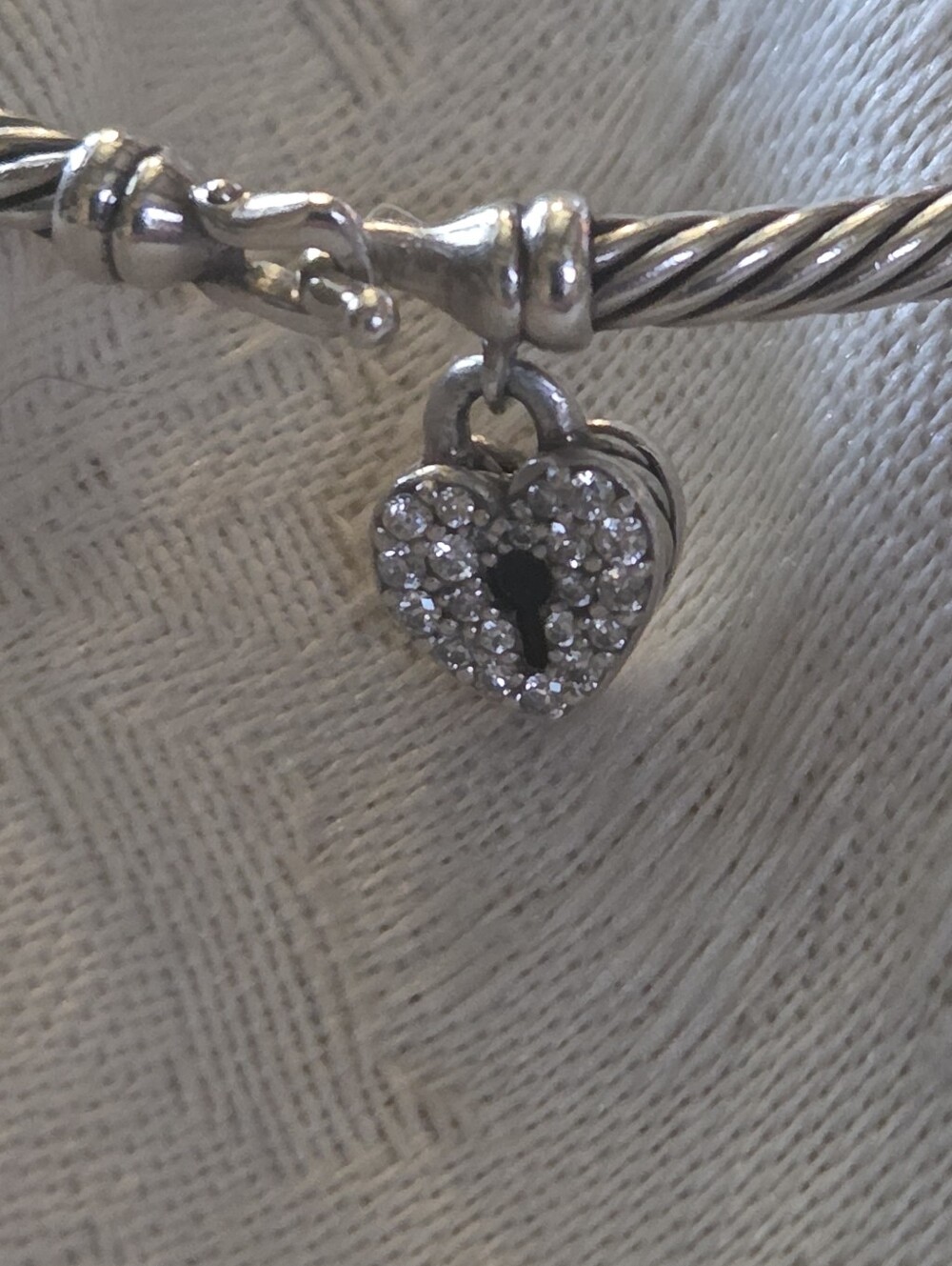 David Yurman Cable Collectibles Heart Lock Bracelet with Diamonds - Picture 3 of 16